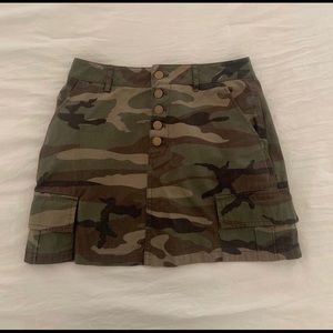 Forever 21 camo skirt